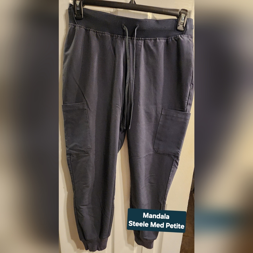 Women's Jogger Scrub Pant Medium PETITE